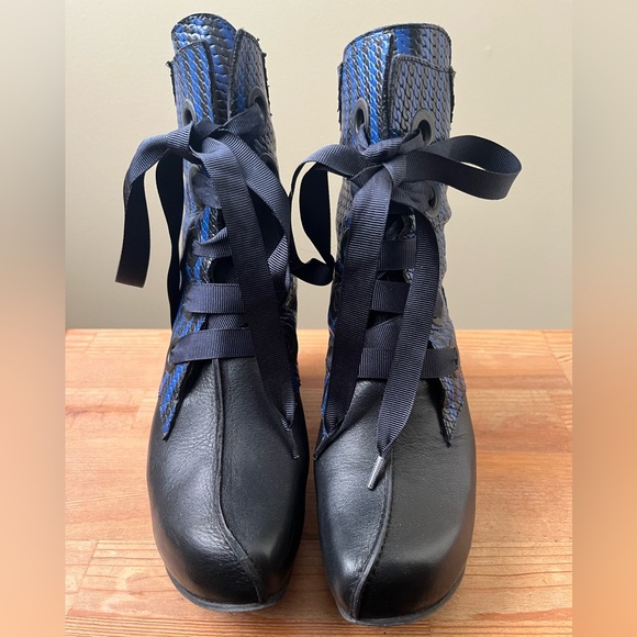 🇨🇦John Fluevog Prepare Map Platform Boots! - Picture 2 of 7